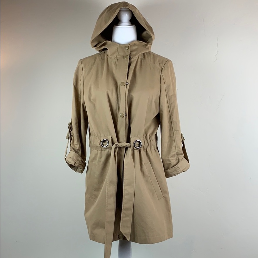 Stylish Via Spiga beige trench coat